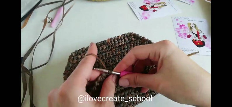 Crochet pattern Raffia waist bag Video tutorial Straw raffia image 7