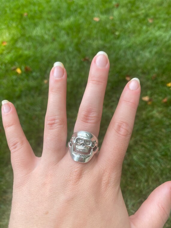 Large Skull Ring, Sterling Silver, Ring Size 8, S… - image 5