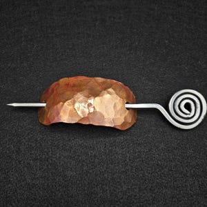 Hand-Forged Steel and Copper Hair Stick – Elegant Spiral Design