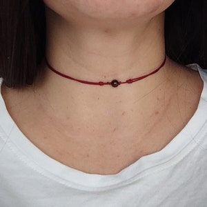 Collar de granate, gargantilla de cuentas, resistente al agua, collar de cristal de granate rojo, ultra delicado, estilo bohemio hippie, piedra natal de enero, joyería hecha a mano