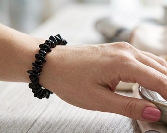 Obsidian beaded chips beads stretchy bracelet. Obsidian bracelet, obsidian jewelry. Women gemstone bracelet