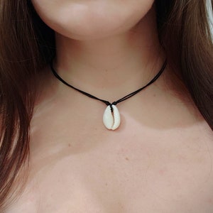 Cowrie Shell Necklace, Hippie Adjustable Shell Necklace, Gift for Her, Surf, Boho Beach Mermaid Necklace, Unisex, Holiday Jewellery