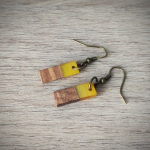 Hars houten oorbellen gele oorbellen korte boho oorbellen cadeau voor haar kerstcadeau
