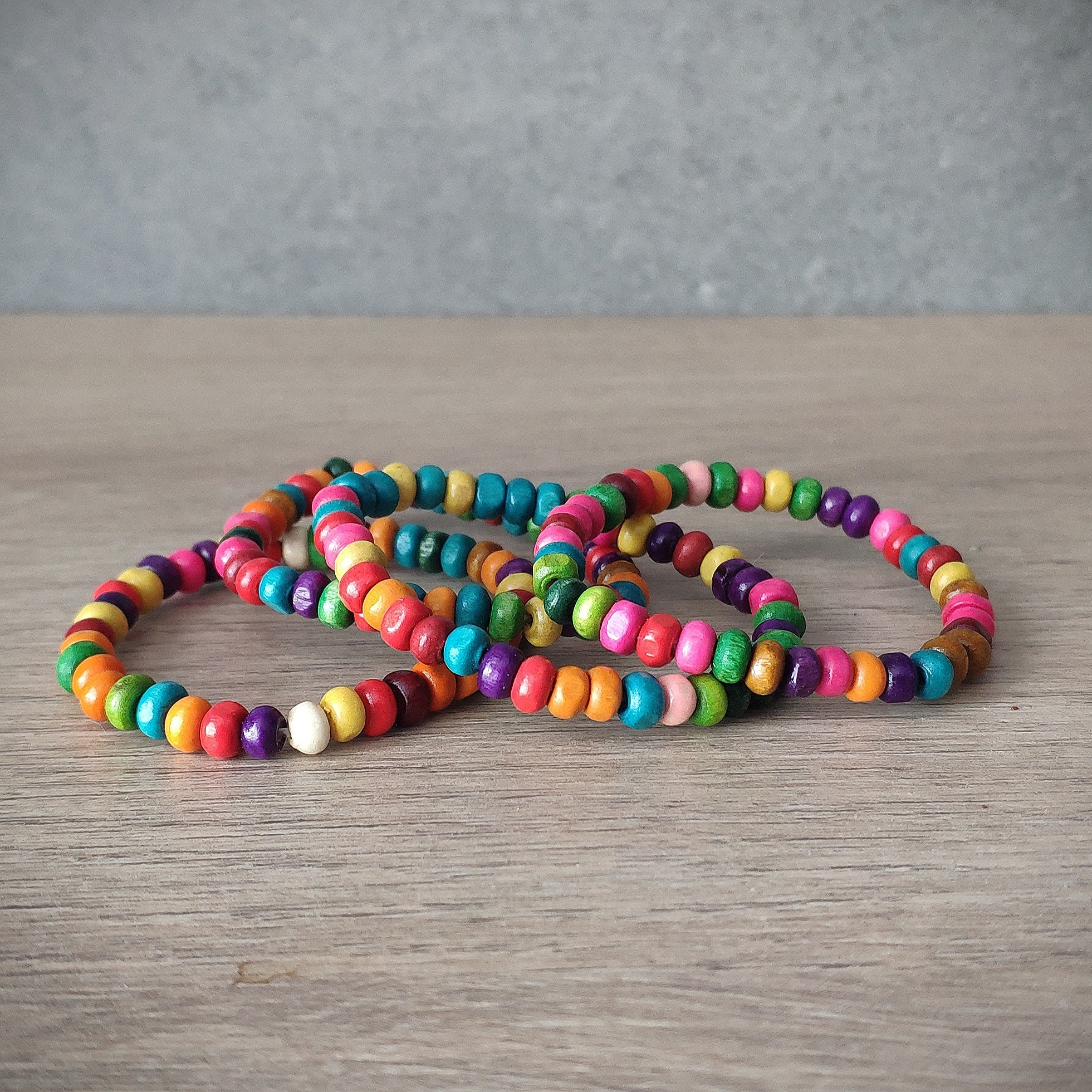 Bracciale Multistrato In Perline Di Legno Con Sacchetto In Flanella - Gioiello Bohemien Donna - 18 Cm Elasticizzato - Regalo Amicizia - 2