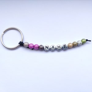 Llavero personalizado con cuentas. Personaliza tu llavero con cuentas. El regalo perfecto.