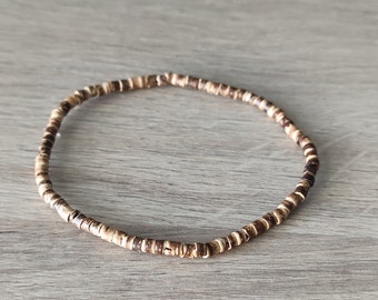 Kleine kokosnoothouten kralenarmband, 3 mm kralenarmbanden voor mannen en vrouwen, houten stretcharmbanden, lichtbruine beachy surferarmband