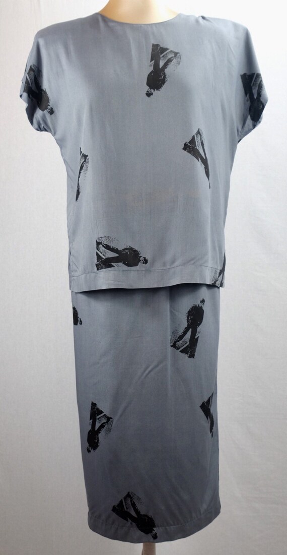 Skirt and top set, matching , graphic print, grey