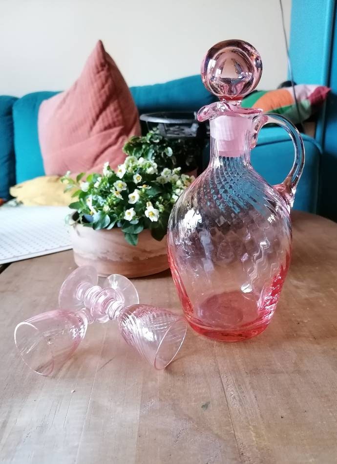 Carafe à Liqueur en Verre Rose Tourbillon Vintage Années 50, Verres/style Rosaline