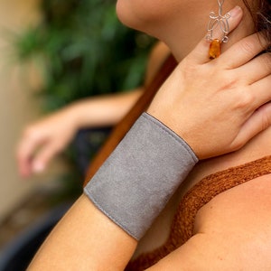 Brazalete CARTERA DE MUÑECA, Riñonera Festival, Monedero de transporte oculto.