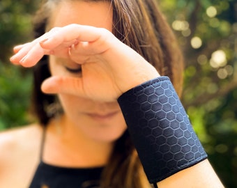 Black Vegan Wrist Wallet, Secret Pocket Cuff Bracelet, Minimalist Travel (Handmade USA)