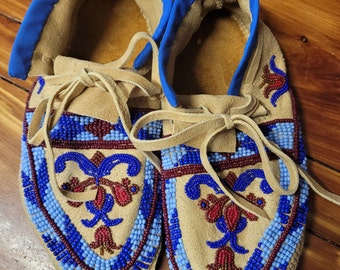 Moccasins floral beadwork