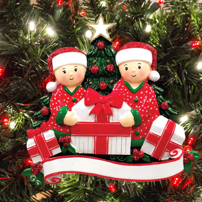 Christmas Decoration, Personalised Family Christmas Ornament for couples and families with 1,2, 3, 4 kids. Xmas 2026 Keepsake 画像 10
