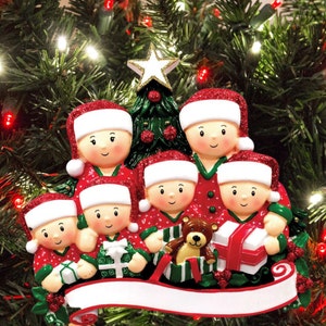 Christmas Decoration, Personalised Family Christmas Ornament for couples and families with 1,2, 3, 4 kids. Xmas 2026 Keepsake family of 6
