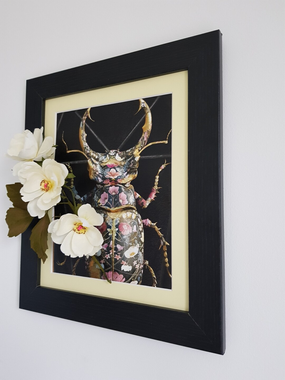Crepe Paper Wild Rose en Botanical Beetle Print in Frame Etsy España