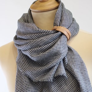 Minimalist Pepita Pattern for Women, Lightweight & Versatile Accessory