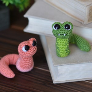 Worm and Snake crochet pattern, angry worm amigurumi tutorial, DIY mini toy snake, DIY funny amigurumi worm, happy snake amigurumi pattern