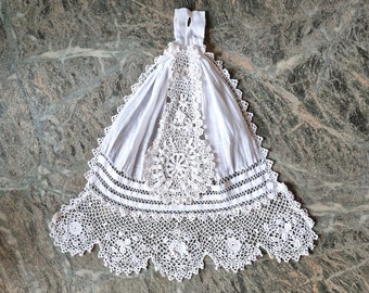 Irish Crocheted Lace Jabot With Clovers - Victorian or Edwardian