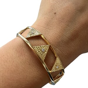 18kt Yellow Gold Gilded Cuff Bracelet with 0.20ctw of Diamonds