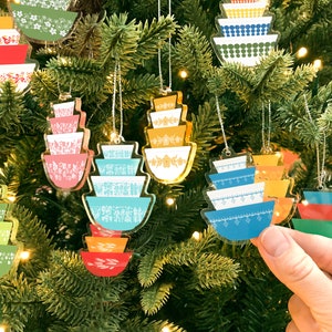 Mini Pyrex Inspired Christmas Ornament: Retro Kitchen Tree Decor