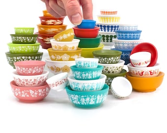 Miniature Pyrex Mixing Bowls Set – Mini Pyrex Replica – Stackable Pyrex Collector Display – Dollhouse Kitchen Decor Gift