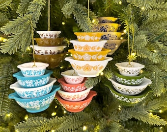 Pyrex-Inspired Miniature Cinderella Bowl Stack Ornament: Retro Kitchen Christmas Decor