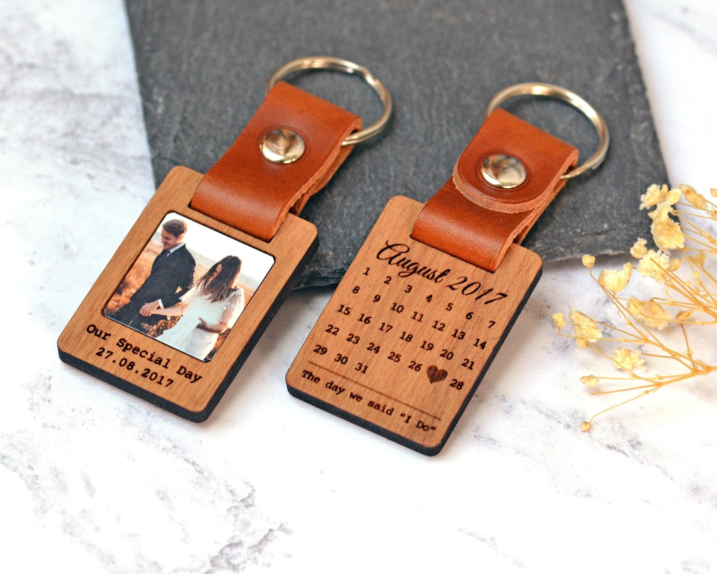 Personalised Photo Keyring, Wood Fifth Anniversary Gift, Valentine&#39;s Day Gift for Boyfriend Husband, Leather Keychain, Calendar Keyring