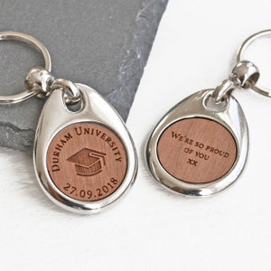 Afstudeersleutelhanger, gepersonaliseerd afstudeercadeau, gegraveerde afstudeercadeaus, PhD University cadeau, Masters College afstudeercadeau, aangepaste sleutelhanger