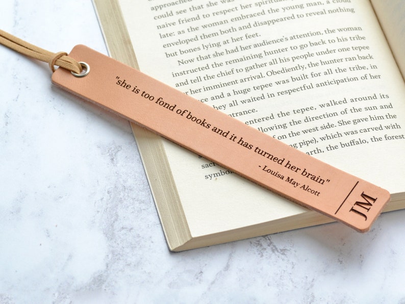 Personalised Gift Mum, Birthday Present for Mum, Reading Gift, Book Lover Gift, Personalised Leather Bookmark image 2