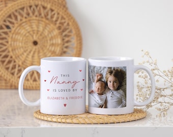 Personlig Nanny-mugg, Födelsedagspresent till mormor, Anpassad fotomugg, Gåva från barnbarn, Denna barnflicka är älskad av, Mormor Mormor-mugg
