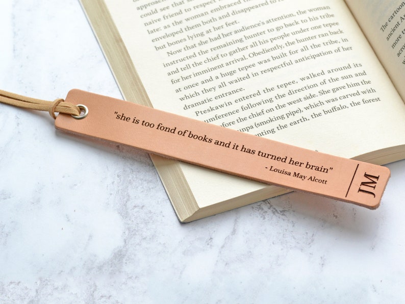 Personalised Gift Mum, Birthday Present for Mum, Reading Gift, Book Lover Gift, Personalised Leather Bookmark image 3