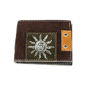 Monedero Bífold para los hombres / cartera de ante / diseño de sol tribal / cartera hecha a mano de cuero de ante / cartera de bolsillo / tarjeta de crédito hombres cartera elegante