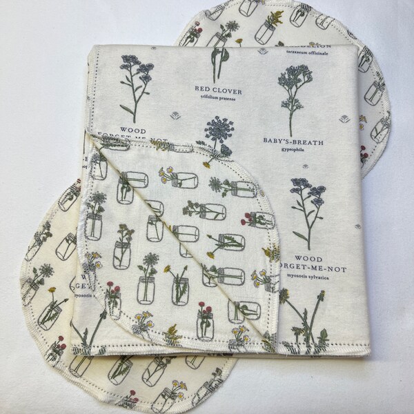 Manta de bebé de franela y paño eructador con dobladillo en color crema con flores silvestres de primavera de Flower Nature, franela de doble cara, 36 x 40, kits disponibles.