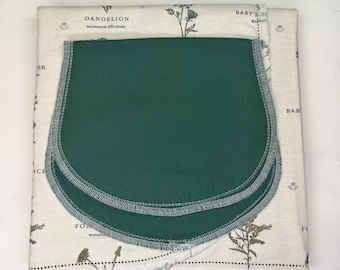 Manta para bebé y paño para eructar de color verde bosque con dobladillo cosido, borde de ganchillo listo, regalo para bebé hecho a mano