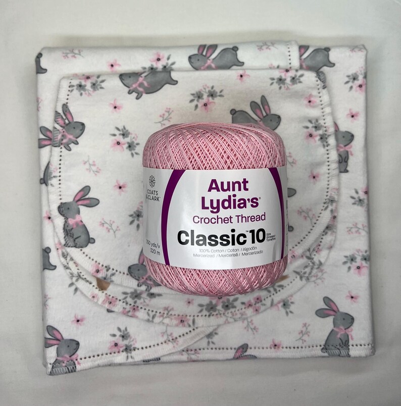 Bunny rabbit bird hemstitch flannel baby blanket and burp cloth, double sided, 36x40. Perfect swaddle. kits avail. Bild 4