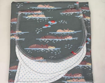 Manta de bebé y paño para eructar de franela con dobladillo cosido con estampado de hipopótamos y flores, franela de doble cara, tamaño para recién nacidos 36x40. Envoltura perfecta. Kits disponibles.