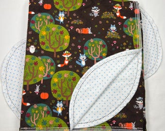 Juego de manta de franela y paño para bebé con animales del bosque, borde de vainica (36 x 40)