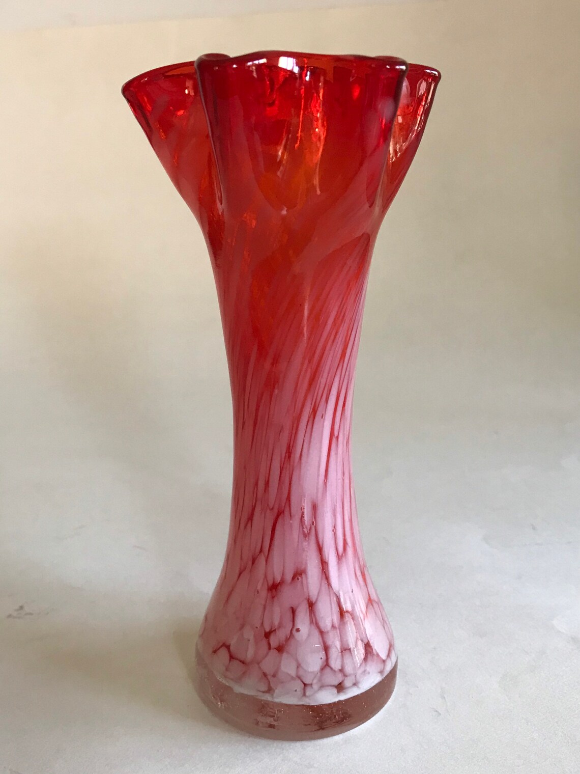 Vase en verre rouge et blanc Lefton vintage avec bordure à Etsy