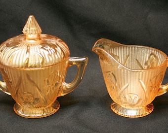 Vintage Jeannette Iris and Herringbone Carnival Glass Creamer & Sugar Bowl In Excellent Condition