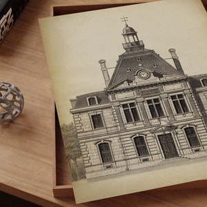 Op de afbeelding: Een zwart-witte illustratie van een gebouw met een klokkentoren. Het gebouw heeft een bord met de tekst "Mairie" boven de ingang. Het gebouw is omgeven door bomen.