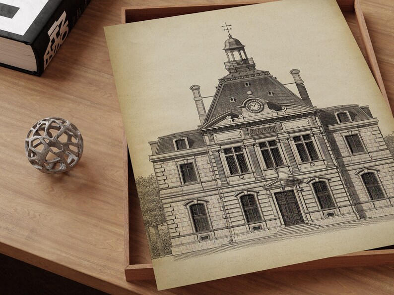 Op de afbeelding: Een zwart-witte illustratie van een gebouw met een klokkentoren. Het gebouw heeft een bord met de tekst "Mairie" boven de ingang. Het gebouw is omgeven door bomen.