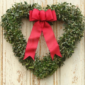 Boxwood Wreath, Fresh Boxwood Heart Wreath, Valentine's Day, Heart Shaped Wreath, Front Door Wreath, Holiday Decor, Christmas Wreath image 3