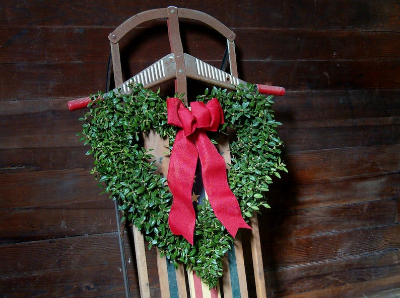 Boxwood Wreath, Fresh Boxwood Heart Wreath, Valentine's Day, Heart Shaped Wreath, Front Door Wreath, Holiday Decor, Christmas Wreath image 4