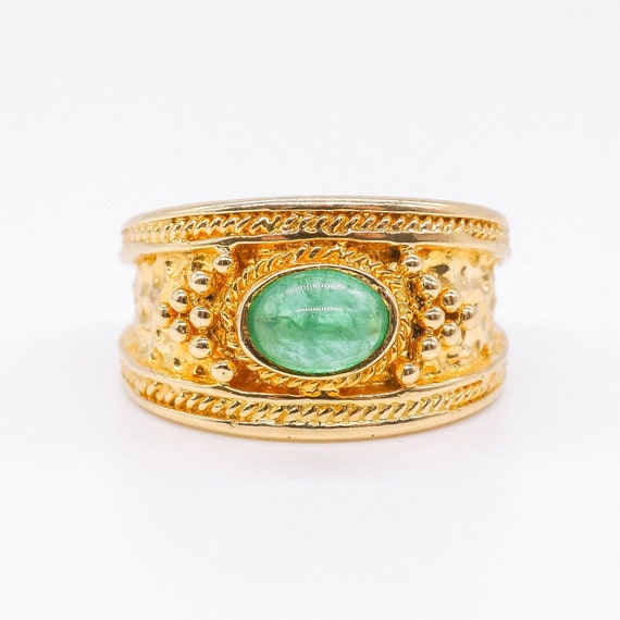 Vintage Oval Cabochon Green Emerald Ring