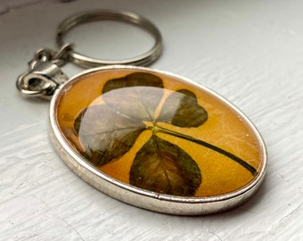 Genuine four-leaf clover keychain (orange peach)
