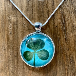 Genuine four-leaf clover necklace blue image 2