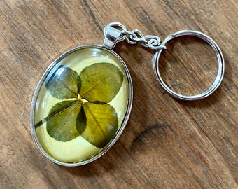 Genuine four-leaf clover keychain (sunflower yellow)