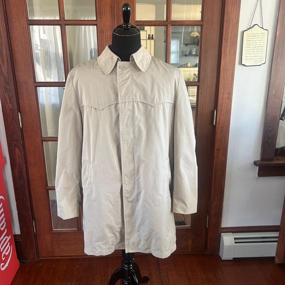 Vintage 1970's or 1980's London Fog Short Trench Coat 46 Long Zip