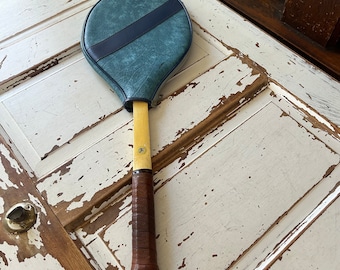 Vintage houten tennisracket met hoes, jaren 80