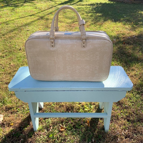 Vintage 1970s Samsonite Medium Size 