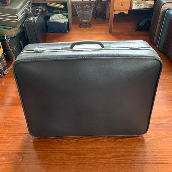 Vintage 1970’s Wallstreeter by Earhart Suitcase - image 1